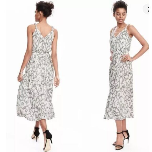 BANANA REPUBLIC FLORAL PLEATED CHIFFON OCCAISION DRESS PETITE SIZE 4 - Picture 2 of 13